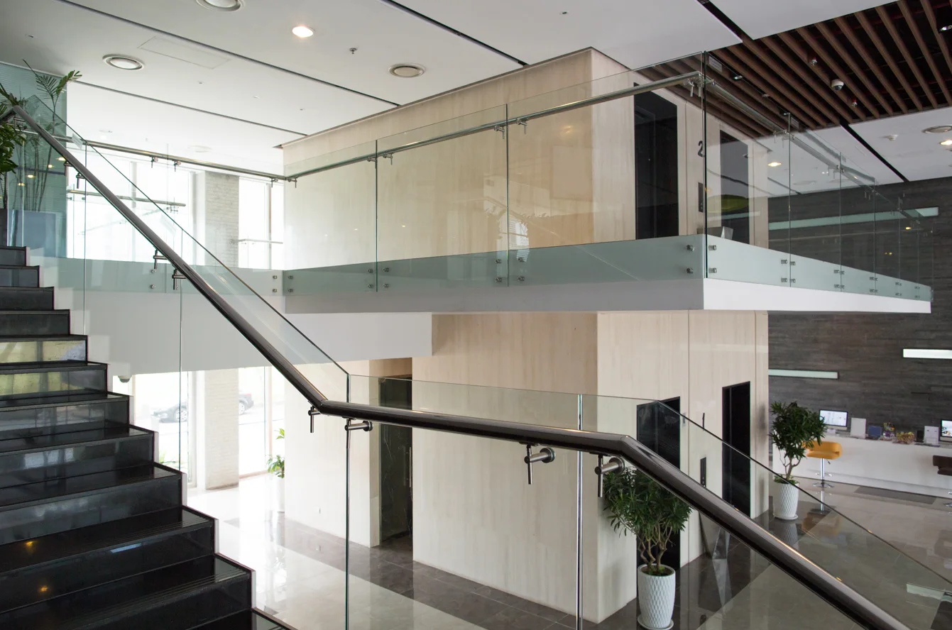 How Glass Railings Create a Minimalist and Open Interior Look